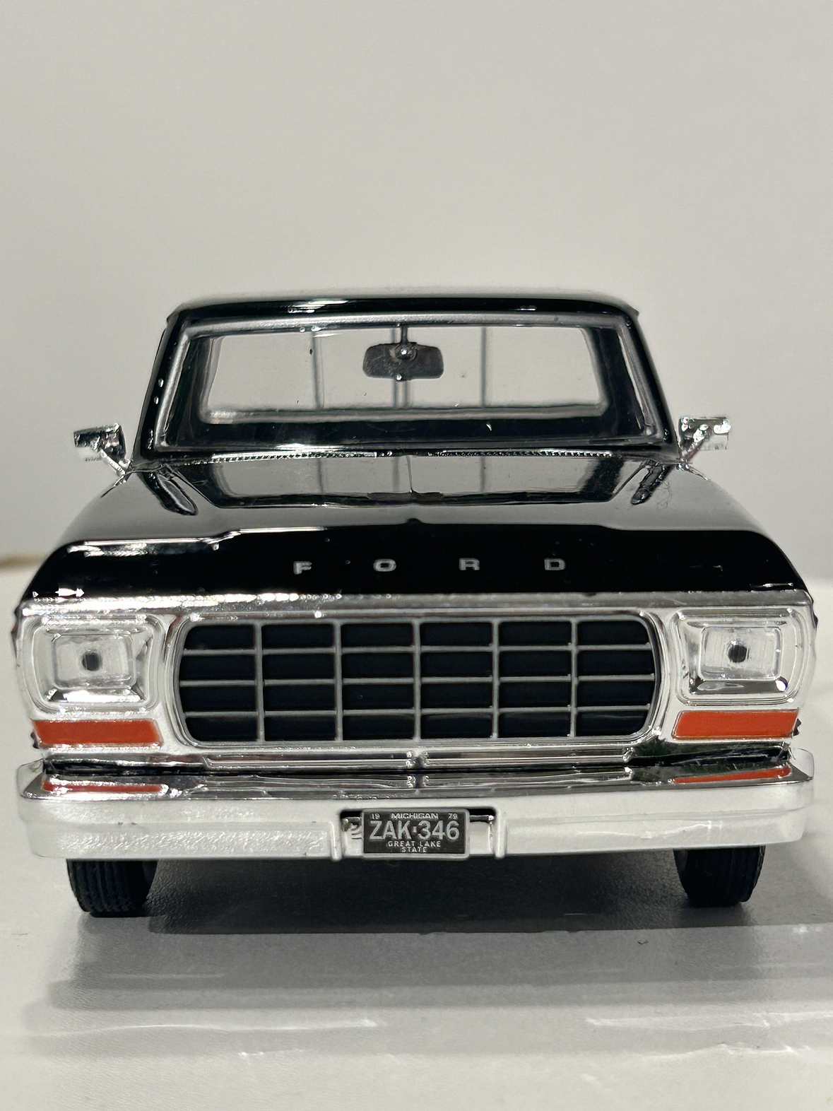 Ford F-150 Custom 1979 Motormax 1:24 – Pickup clásica americana para coleccionistas y amantes del transporte  2