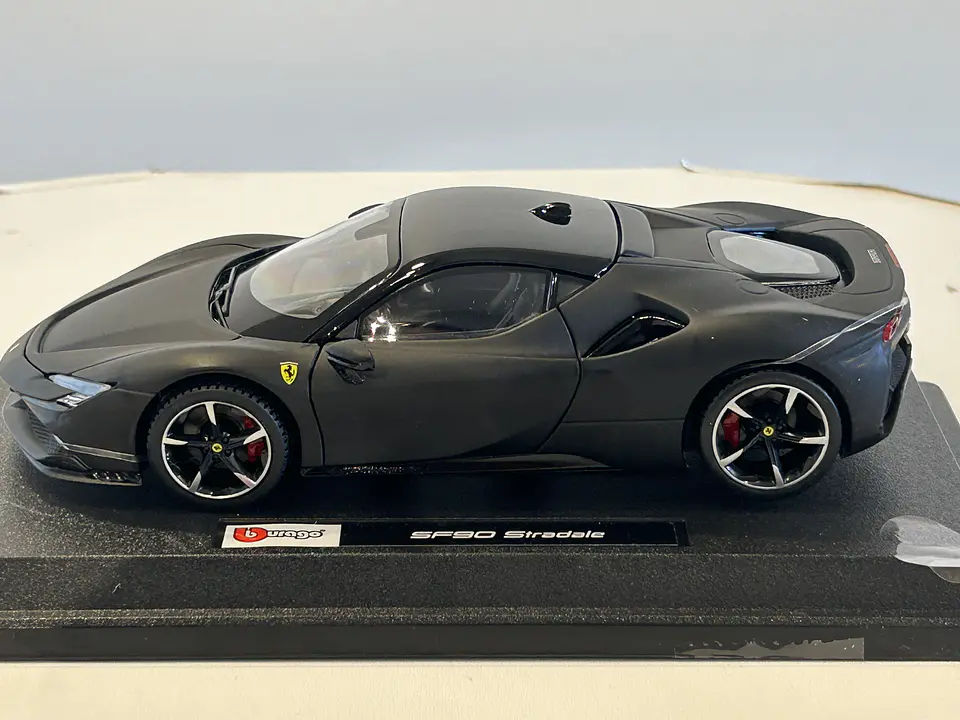 Auto Ferrari SF90 Stradale Bburago Escala 1:24 9