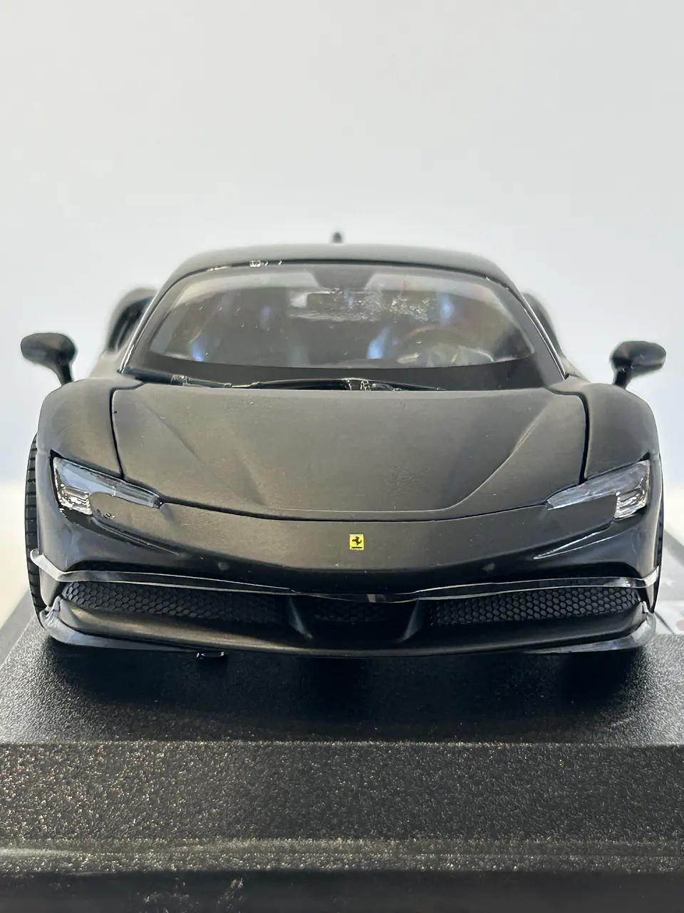 Auto Ferrari SF90 Stradale Bburago Escala 1:24 3