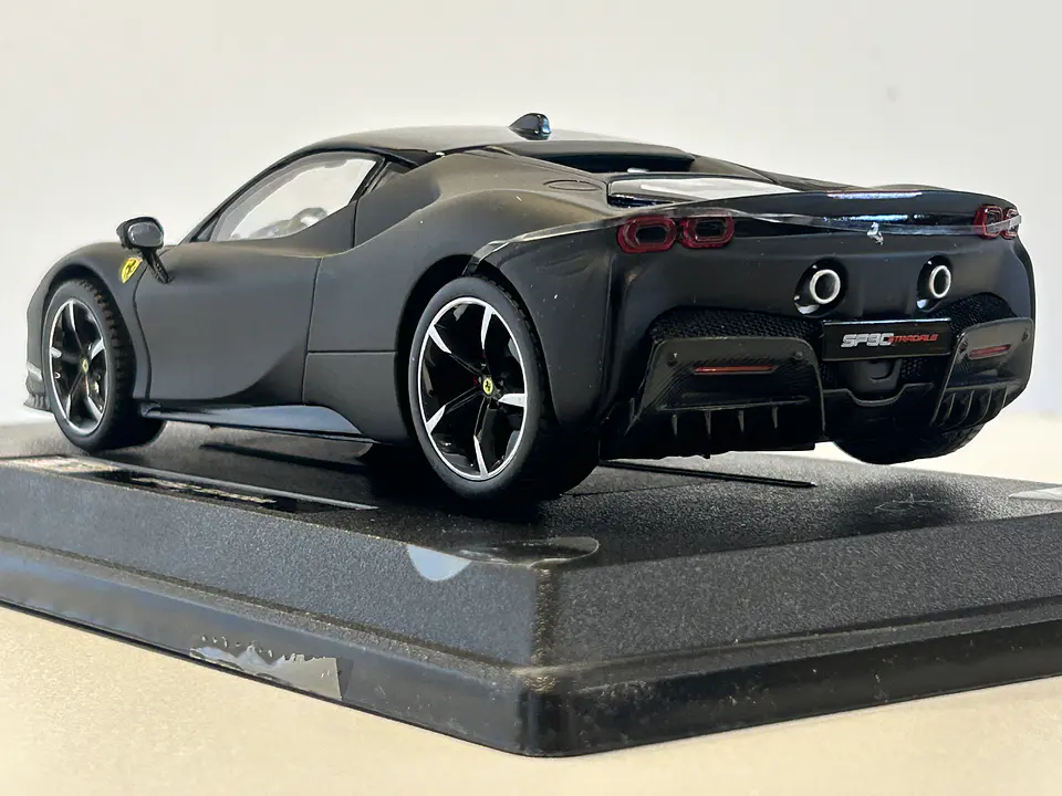 Auto Ferrari SF90 Stradale Bburago Escala 1:24 7