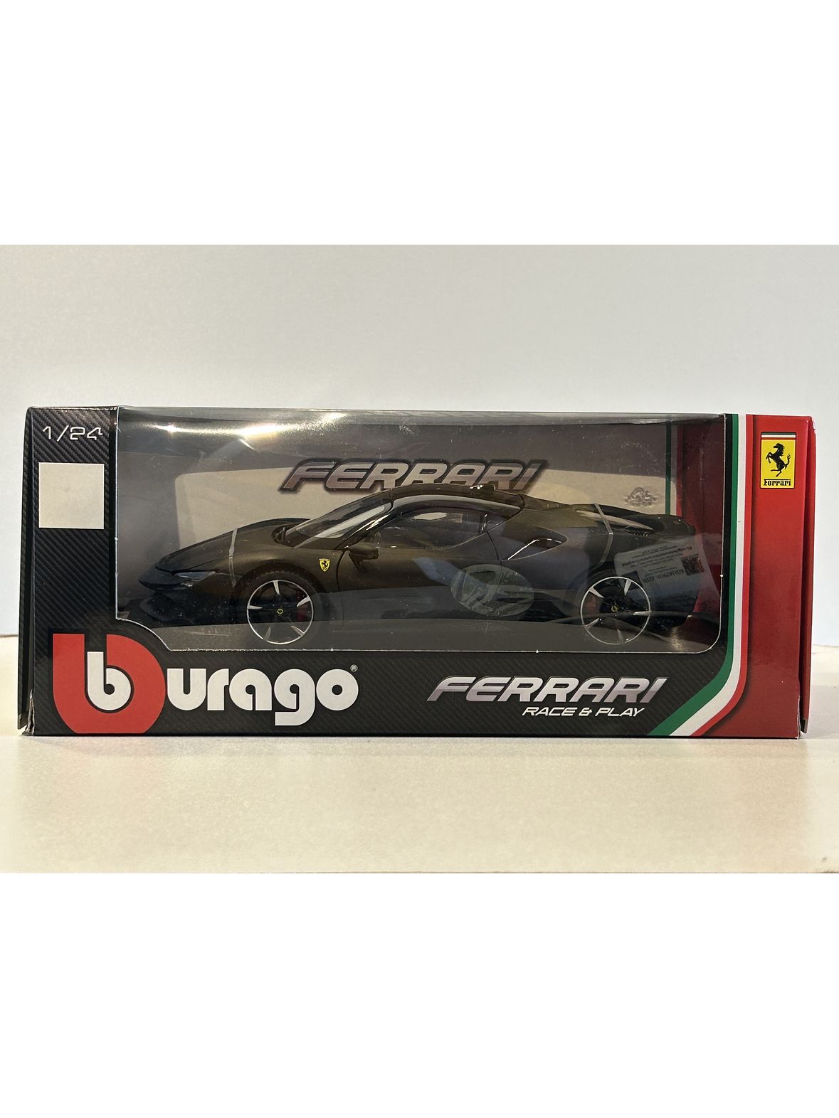 Ferrari SF90 Stradale Bburago 1:24 – Superdeportivo híbrido italiano a escala para coleccionistas en Chile  6