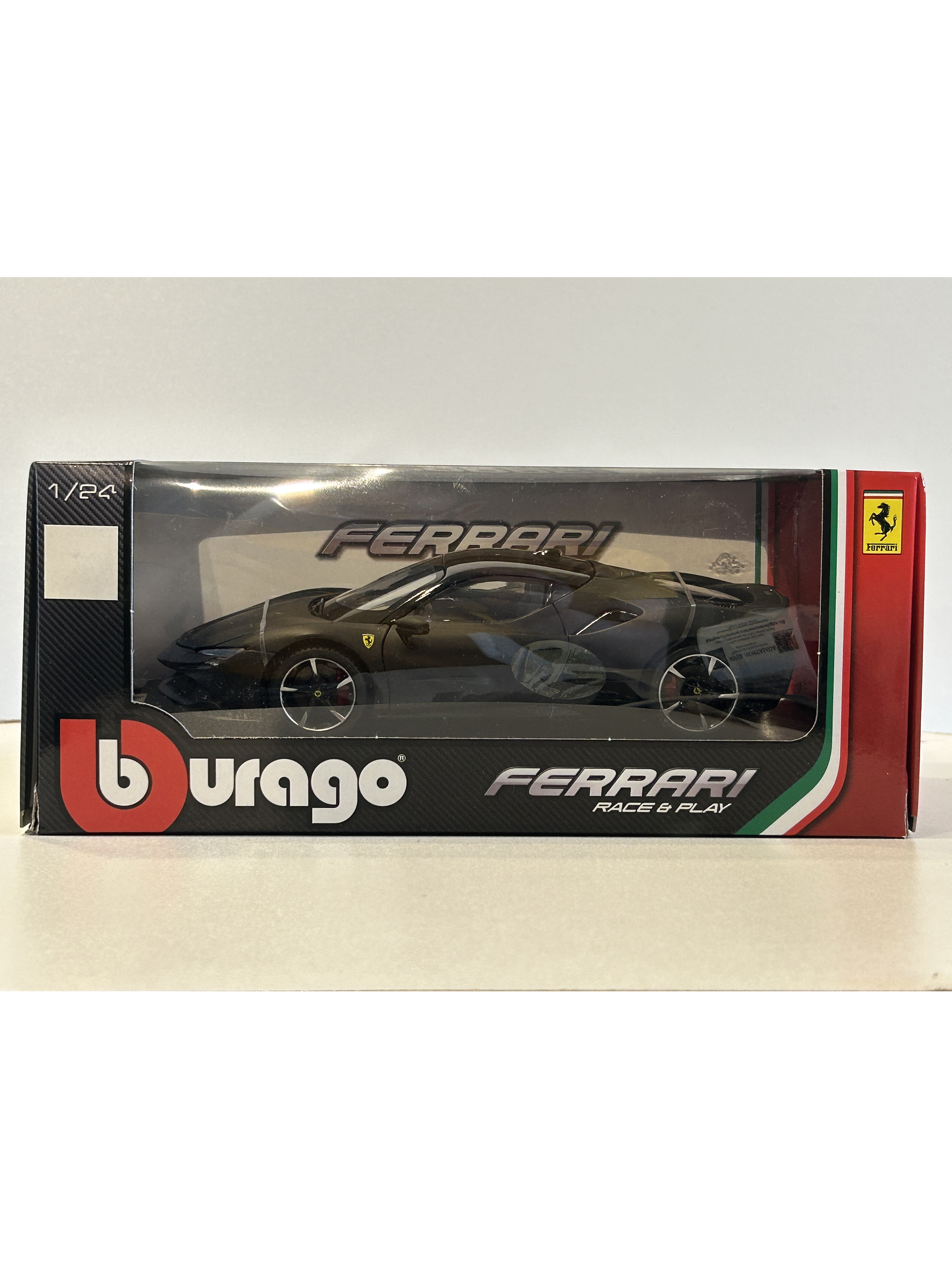 Ferrari SF90 Stradale Bburago 1:24 – Superdeportivo híbrido italiano a escala para coleccionistas en Chile  6