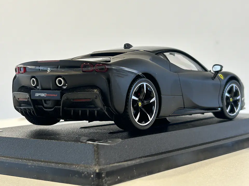 Auto Ferrari SF90 Stradale Bburago Escala 1:24 4