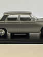 Peugeot 404 1960 gris metálico 1:24 WhiteBox – Clásico francés de colección  - Miniatura 5
