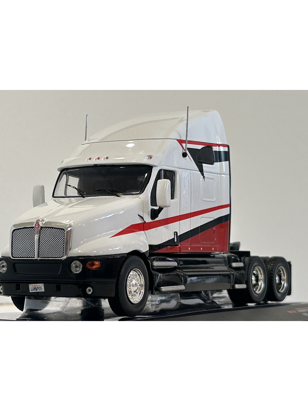 Kenworth T2000 1998 blanco/rojo 1:43 IXO Models – Ruta Nostalgia  1