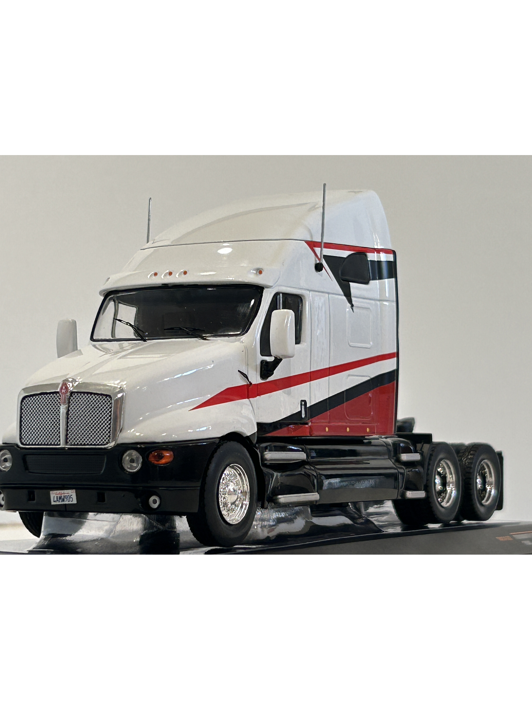 Kenworth T2000 1998 blanco/rojo 1:43 IXO Models – Ruta Nostalgia  1