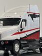 Kenworth T2000 1998 blanco/rojo 1:43 IXO Models – Ruta Nostalgia  - Miniatura 1