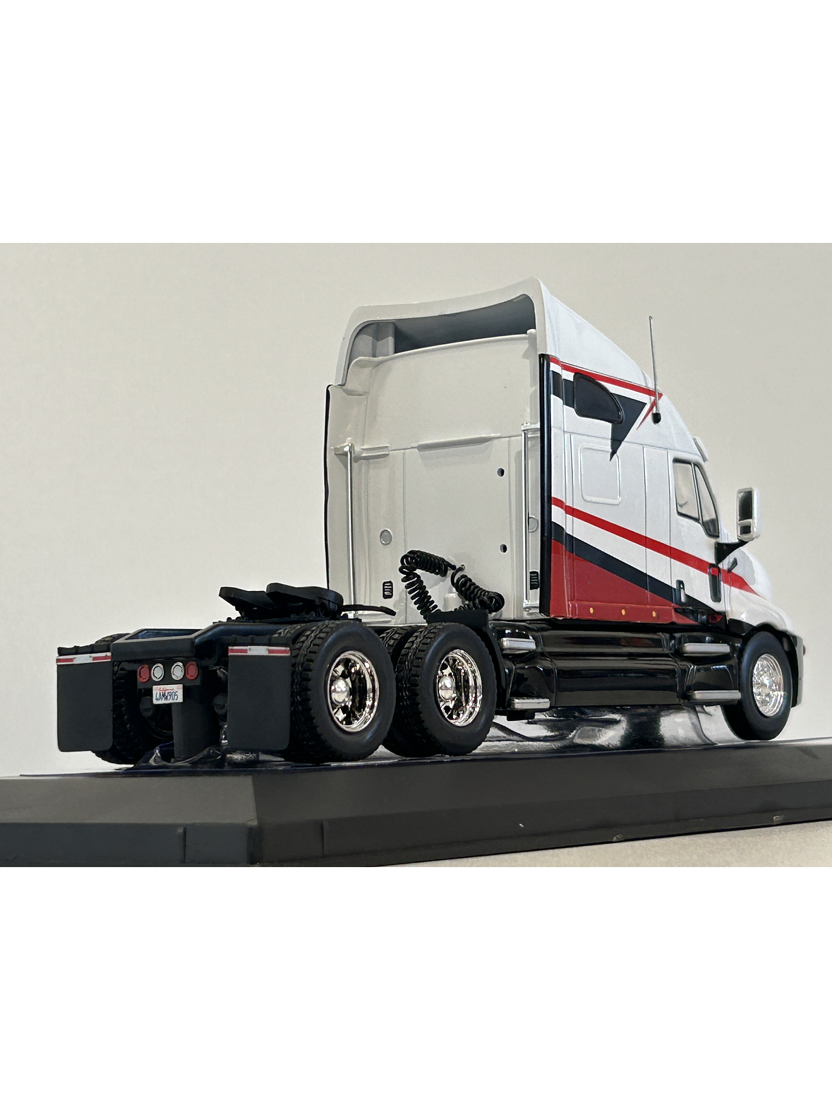 Kenworth T2000 1998 blanco/rojo 1:43 IXO Models – Ruta Nostalgia  7