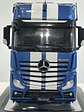 Mercedes-Benz Actros MP4 azul metálico 1:43 IXO – Camión tracto europeo de última generación para coleccionistas exigentes - Miniatura 2