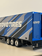Volvo FH16 Globetrotter 750 XXL Toyo Tires 1:43 Bburago – Camión con remolque coleccionable - Miniatura 2
