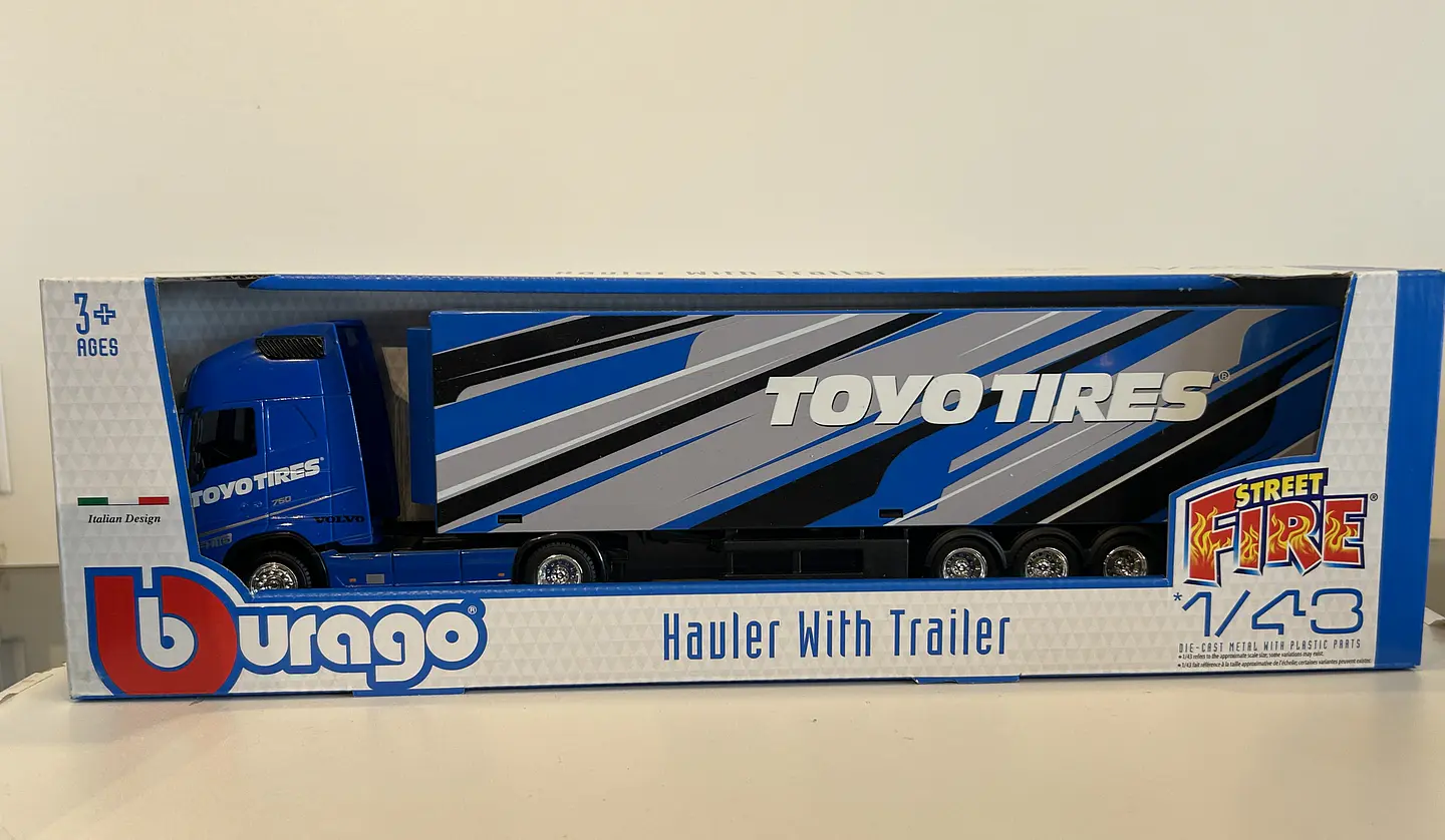 Camión Volvo FH16 Globetrotter 750 XXL Toyo | Bburago 1:43 6