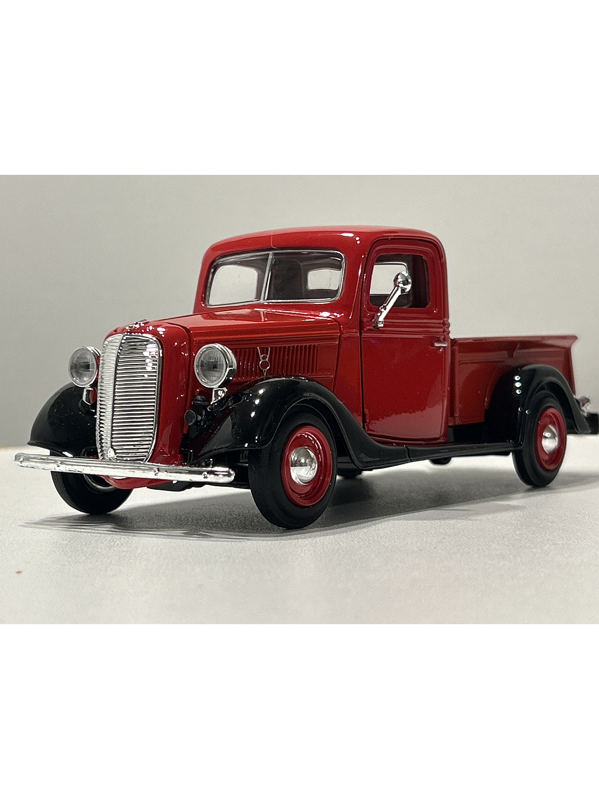 Ford Pick Up 1937 Motormax 1:24 – Camioneta clásica roja de colección en metal, edición Timeless Legends 1