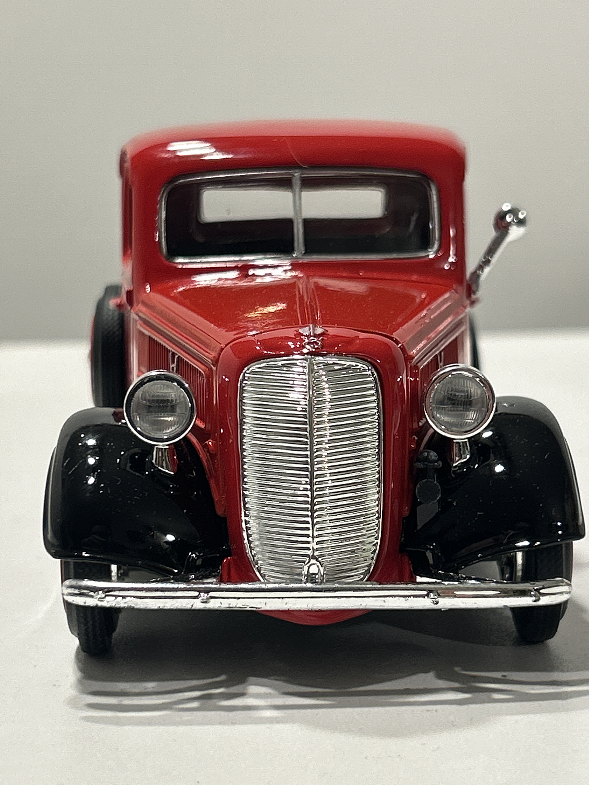 Ford Pick Up 1937 Motormax 1:24 – Camioneta clásica roja de colección en metal, edición Timeless Legends 2