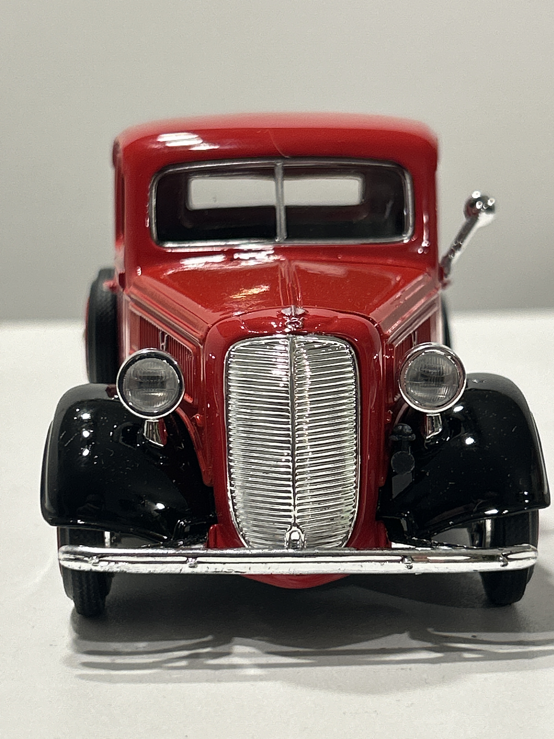 Ford Pick Up 1937 Motormax 1:24 – Camioneta clásica roja de colección en metal, edición Timeless Legends 2