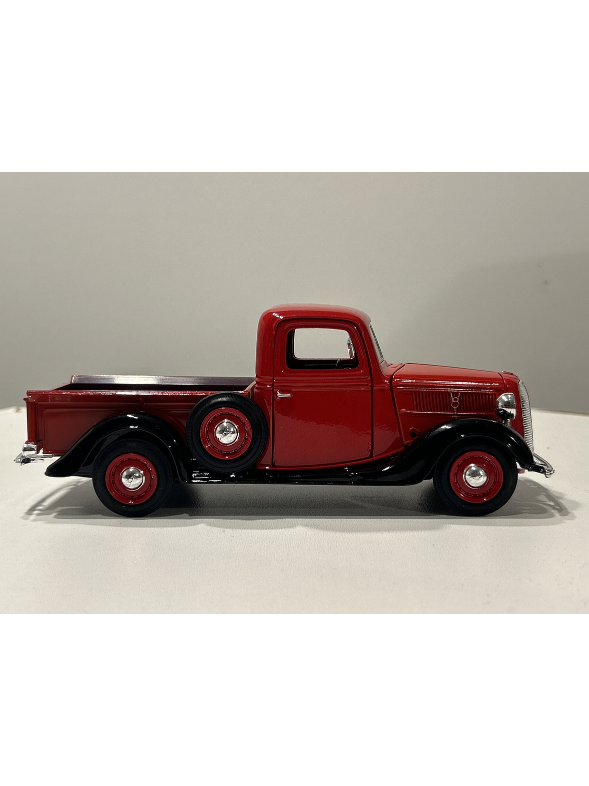 Ford Pick Up 1937 Motormax 1:24 – Camioneta clásica roja de colección en metal, edición Timeless Legends 5