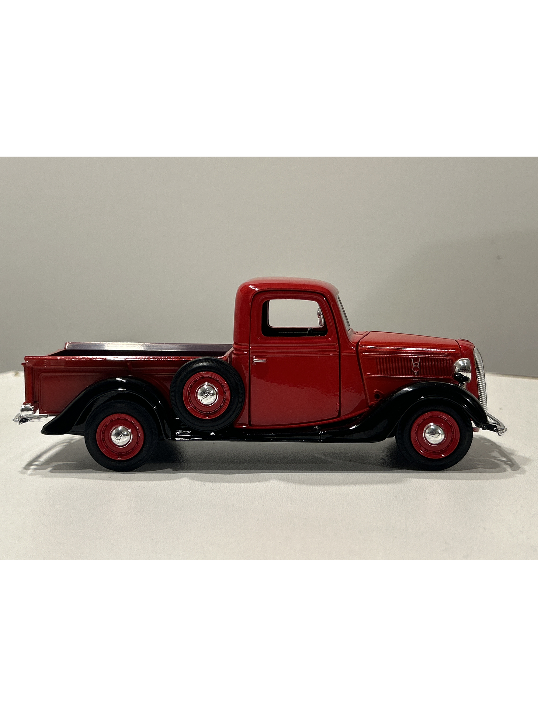 Ford Pick Up 1937 Motormax 1:24 – Camioneta clásica roja de colección en metal, edición Timeless Legends 5