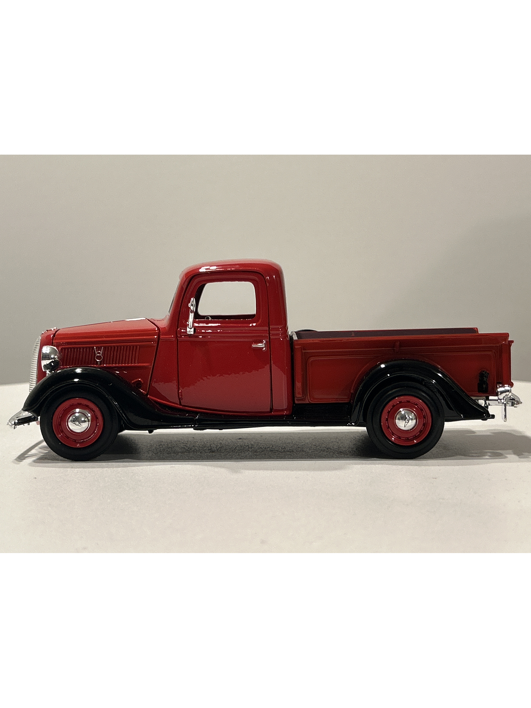Ford Pick Up 1937 Motormax 1:24 – Camioneta clásica roja de colección en metal, edición Timeless Legends 9