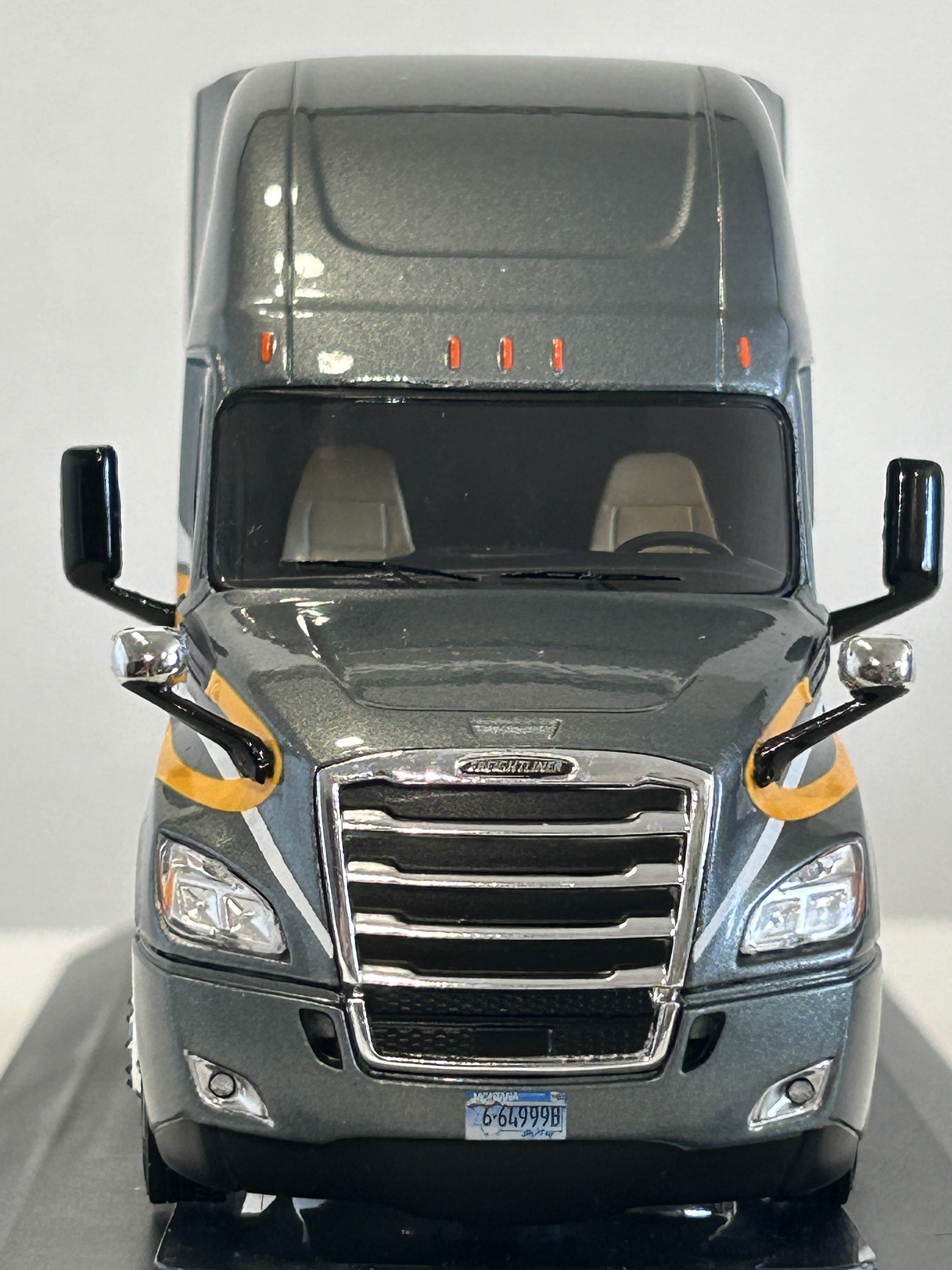 Freightliner Cascadia 2018 (1:43) – Camión Clásico Americano Ixo Models 11