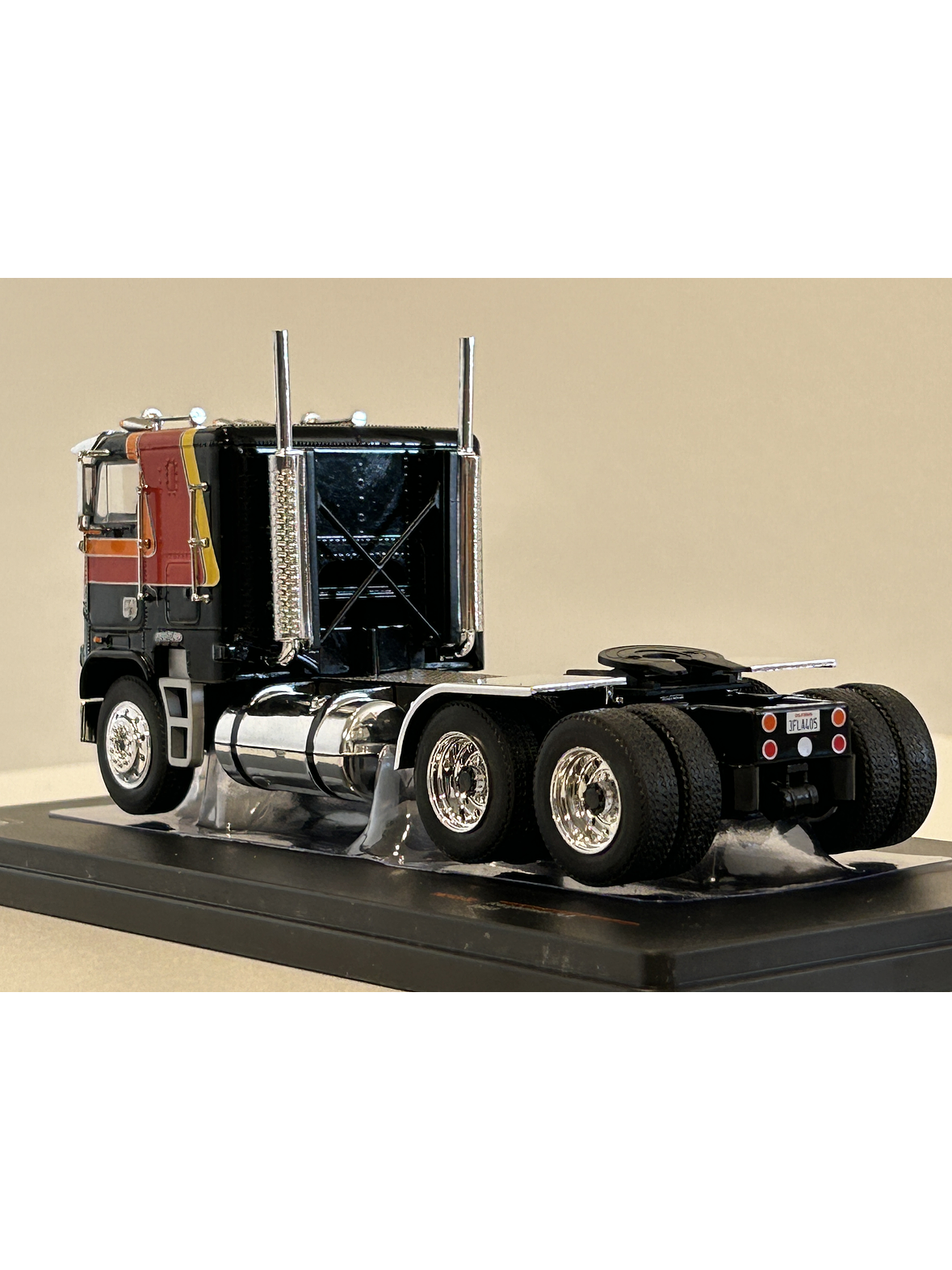 Freightliner FLA 1993 – Camión Clásico Escala 1:43 Ixo Models 18