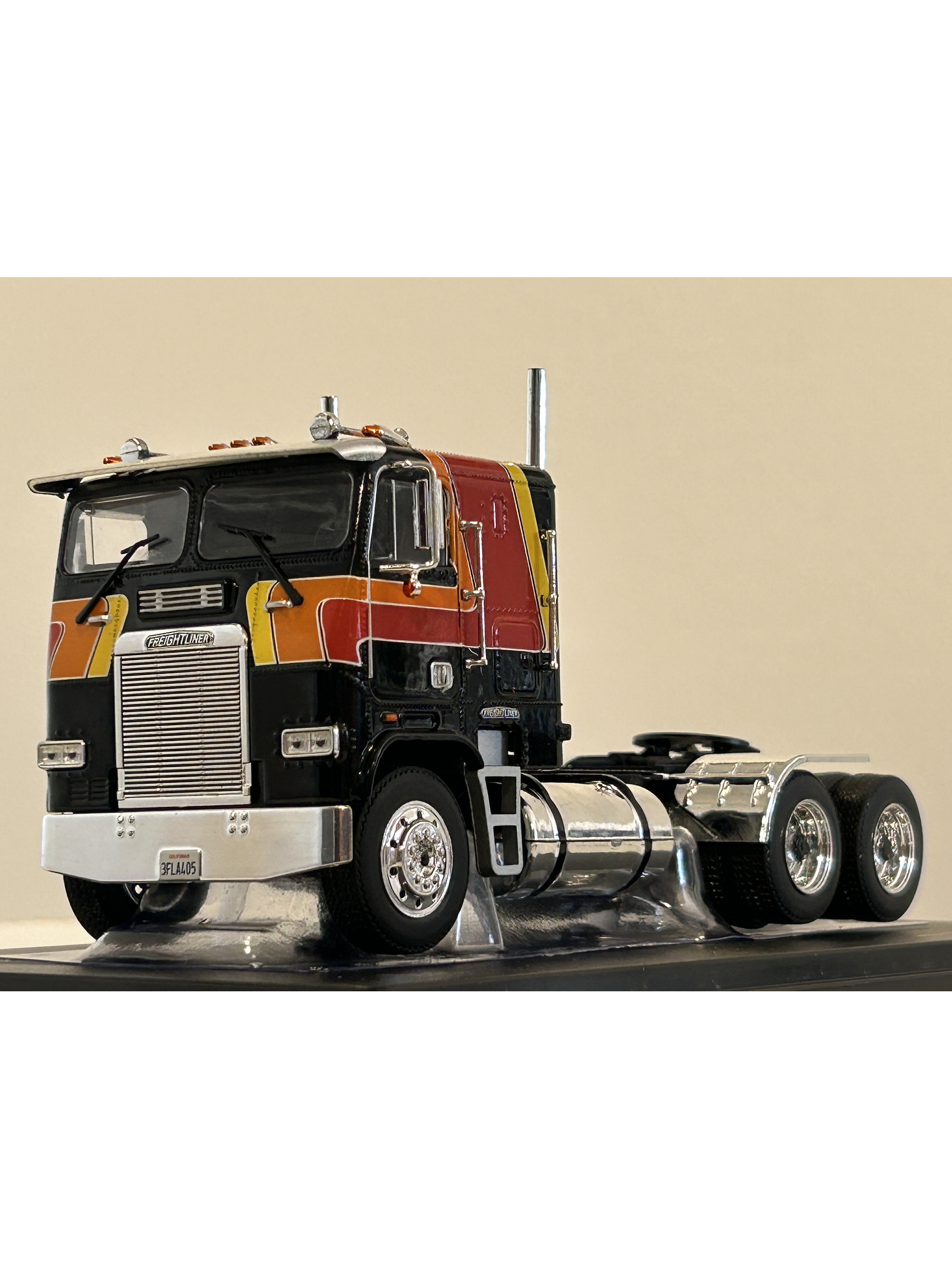 Freightliner FLA 1993 – Camión Clásico Escala 1:43 Ixo Models 11