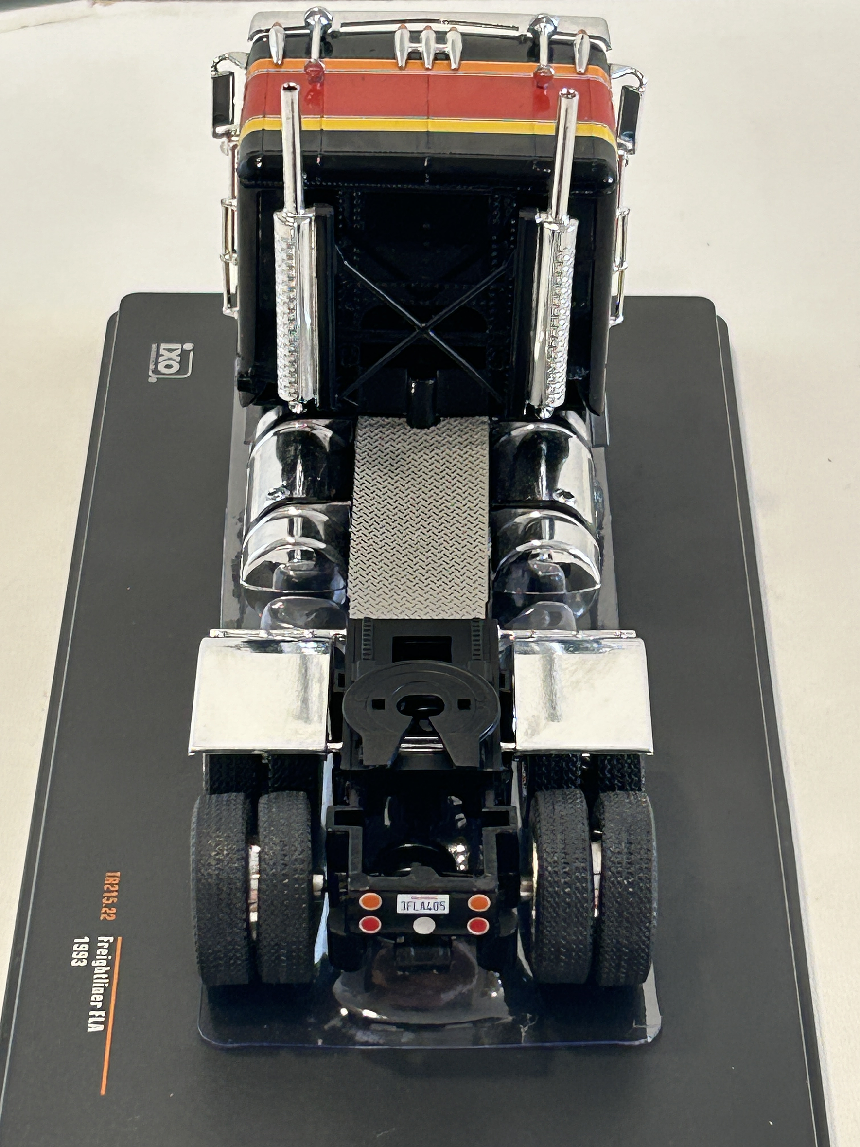 Freightliner FLA 1993 – Camión Clásico Escala 1:43 Ixo Models 17
