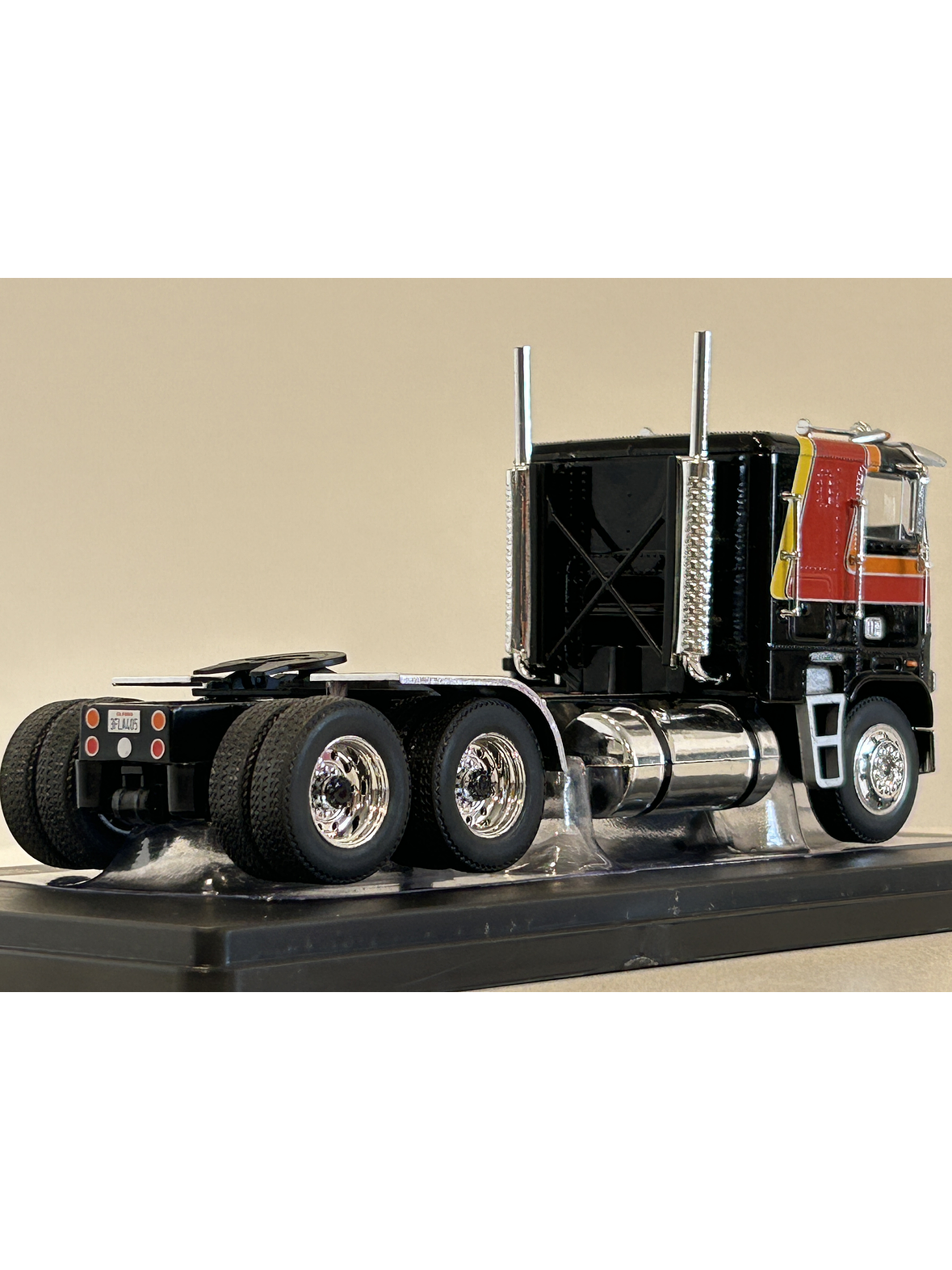 Freightliner FLA 1993 – Camión Clásico Escala 1:43 Ixo Models 16