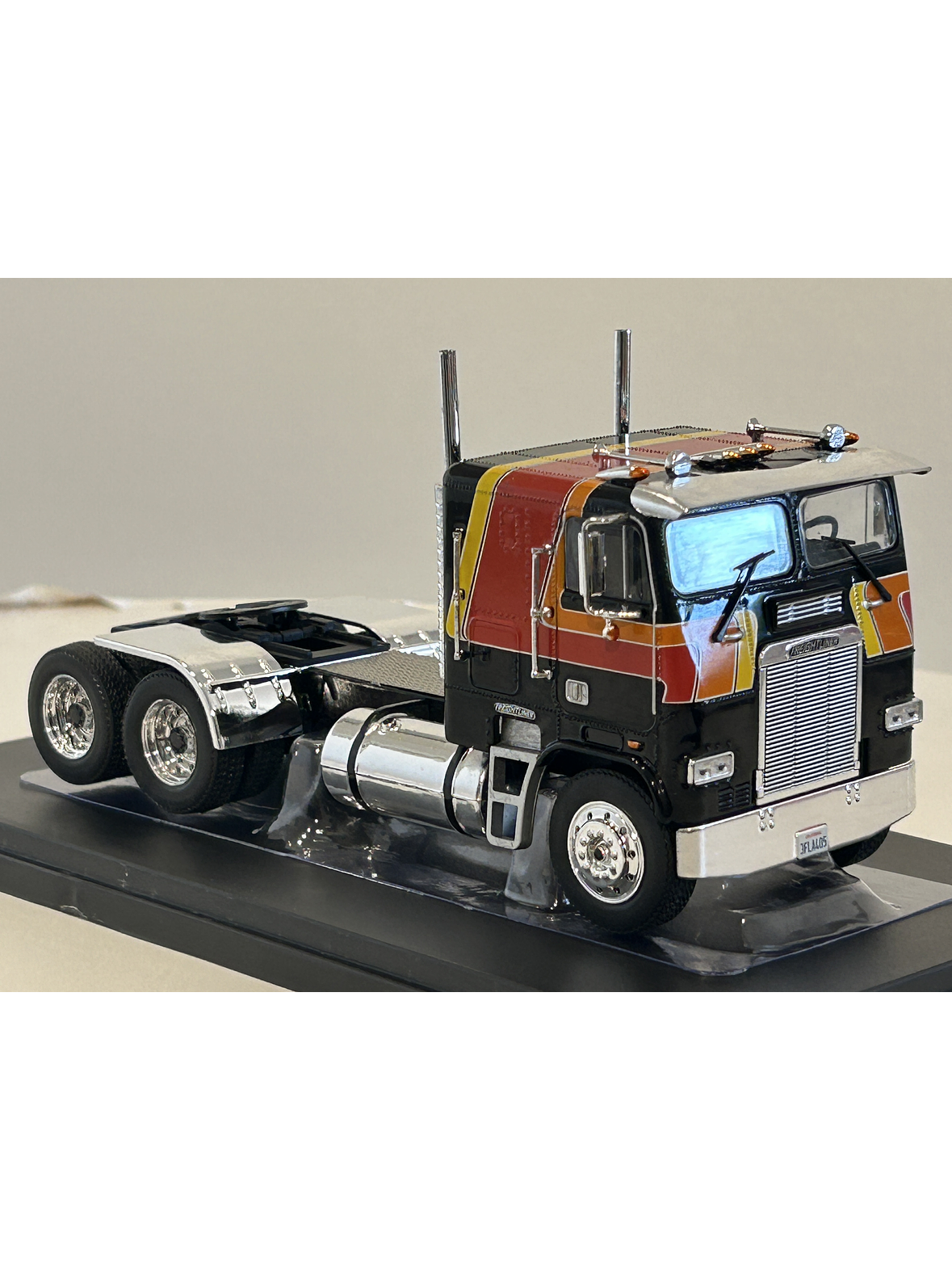 Freightliner FLA 1993 – Camión Clásico Escala 1:43 Ixo Models 13