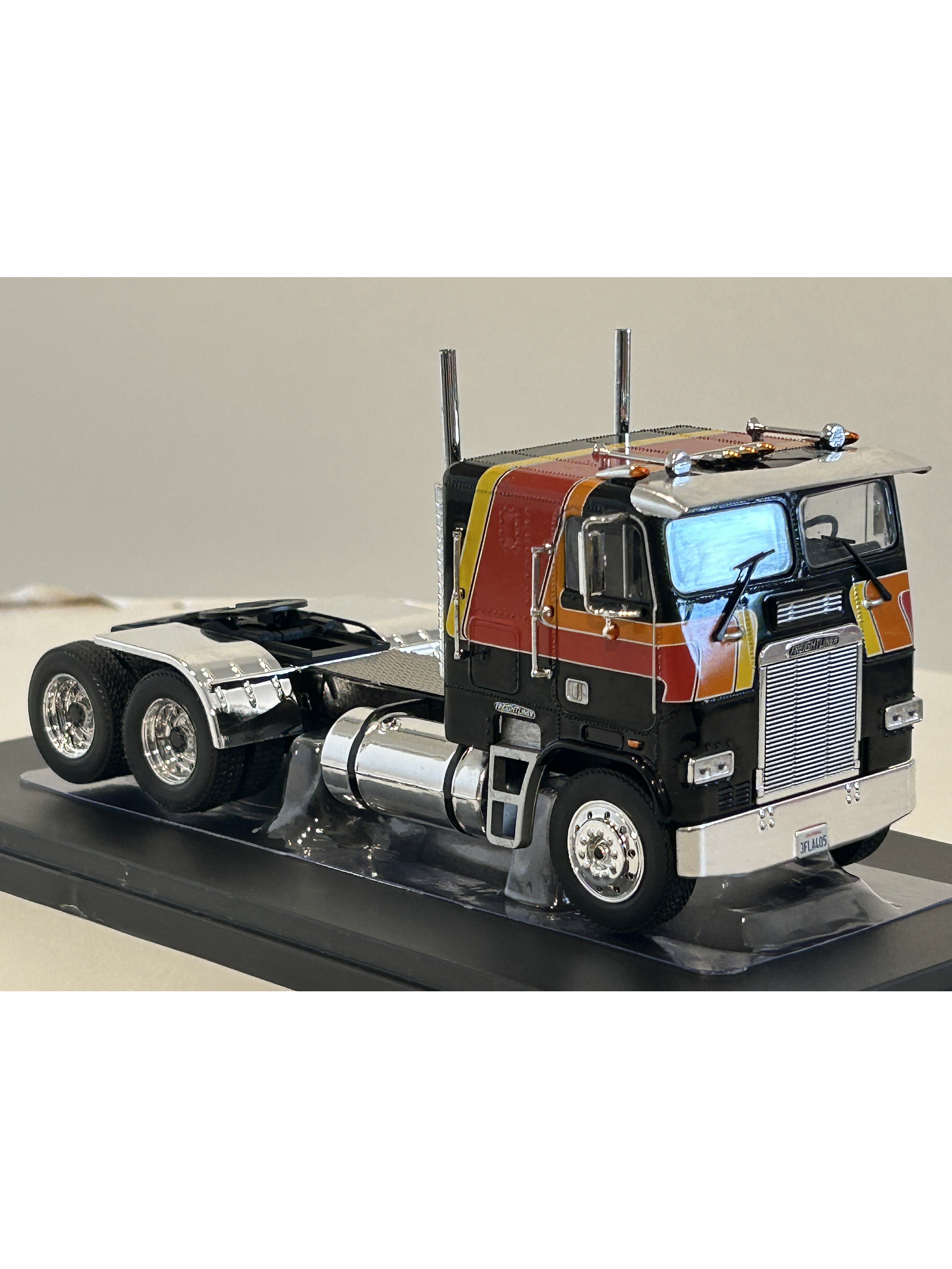 Freightliner FLA 1993 – Camión Clásico Escala 1:43 Ixo Models 13
