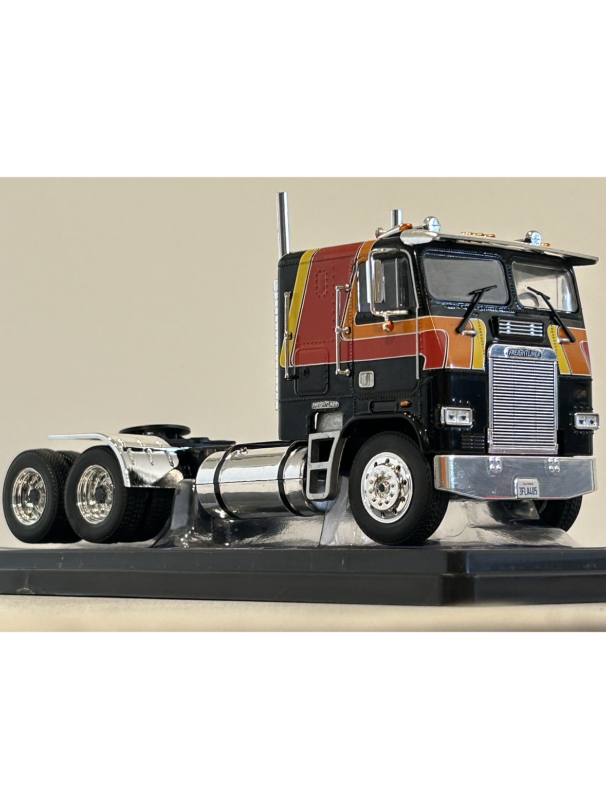 Freightliner FLA 1993 – Camión Clásico Escala 1:43 Ixo Models 14