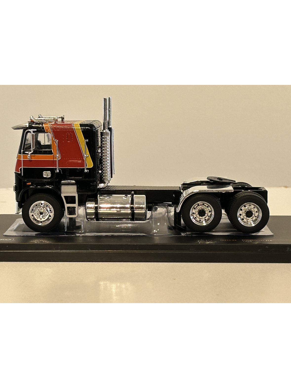 Freightliner FLA 1993 – Camión Clásico Escala 1:43 Ixo Models 19