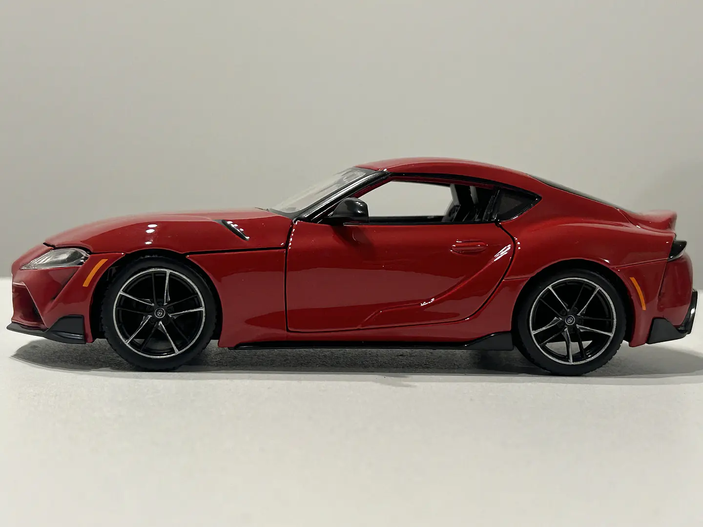 Auto Toyota GR Supra | Maisto 1:24 Coleccionable 17
