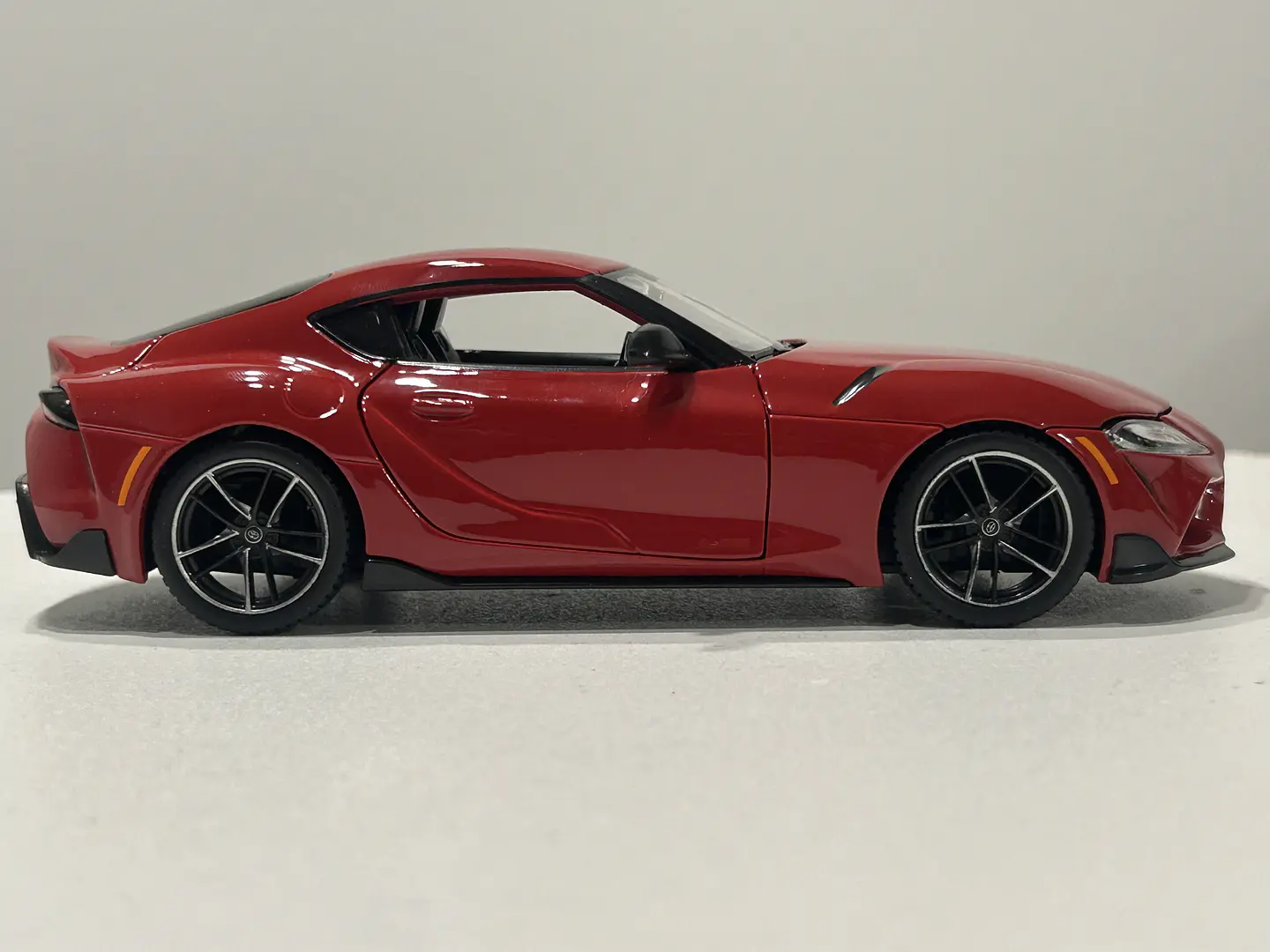 Auto Toyota GR Supra | Maisto 1:24 Coleccionable 13