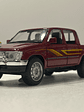 Toyota Hilux doble cabina de los 90's burdeo – CHIMEI Model 1:32 – Camioneta clásica japonesa a escala - Miniatura 1