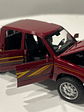 Toyota Hilux doble cabina de los 90's burdeo – CHIMEI Model 1:32 – Camioneta clásica japonesa a escala - Miniatura 2