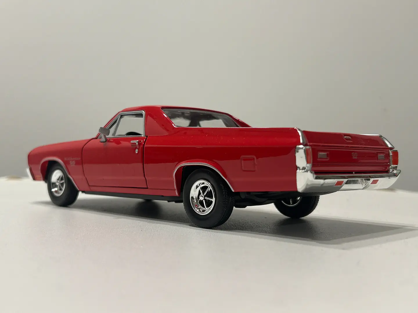 Camioneta Chevrolet El Camino SS 396 (1970) | Motormax 1:24 6