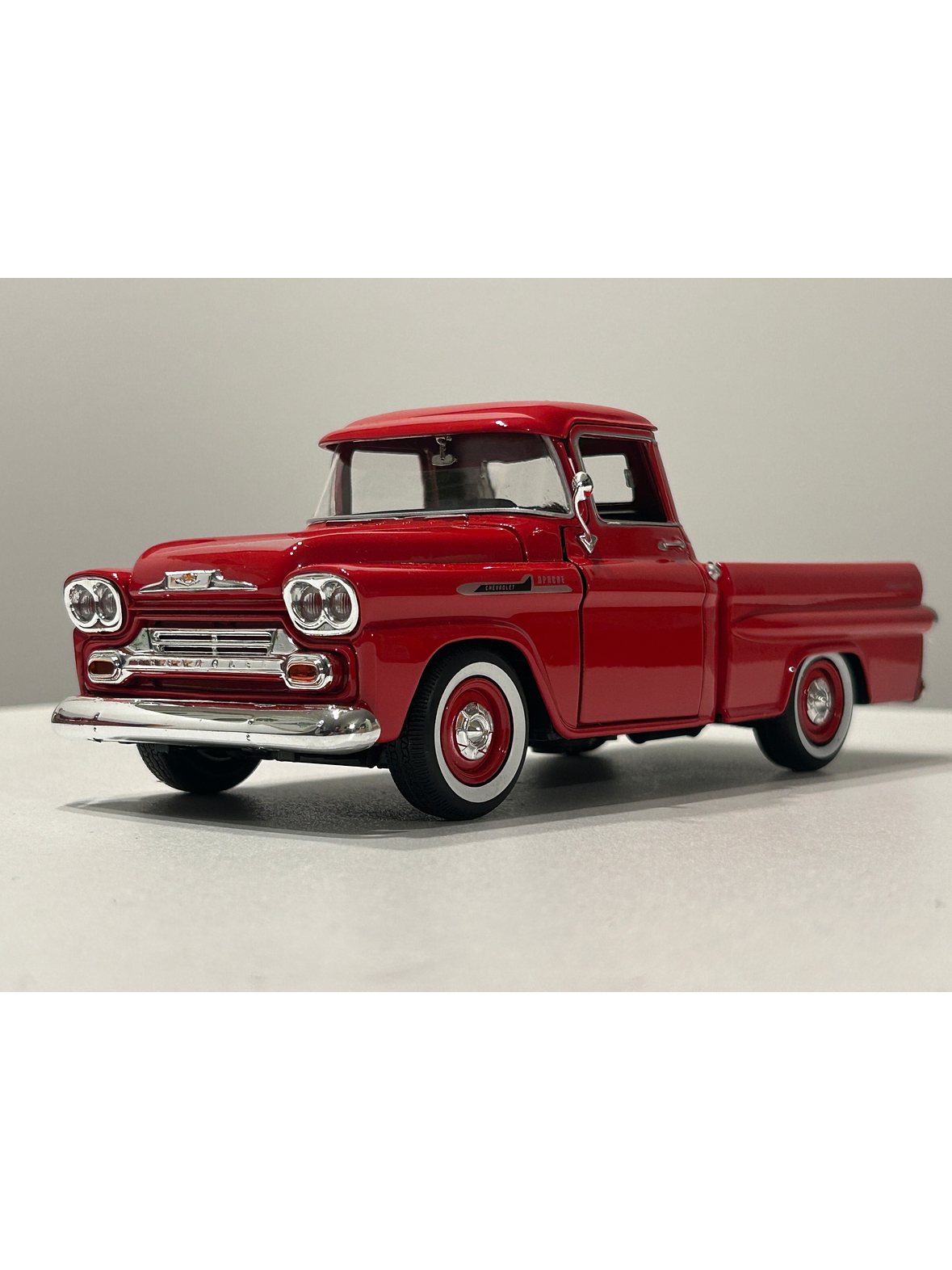 Chevrolet Apache Fleetside 1958 Motormax 1:24 – Pickup clásica americana de colección 1