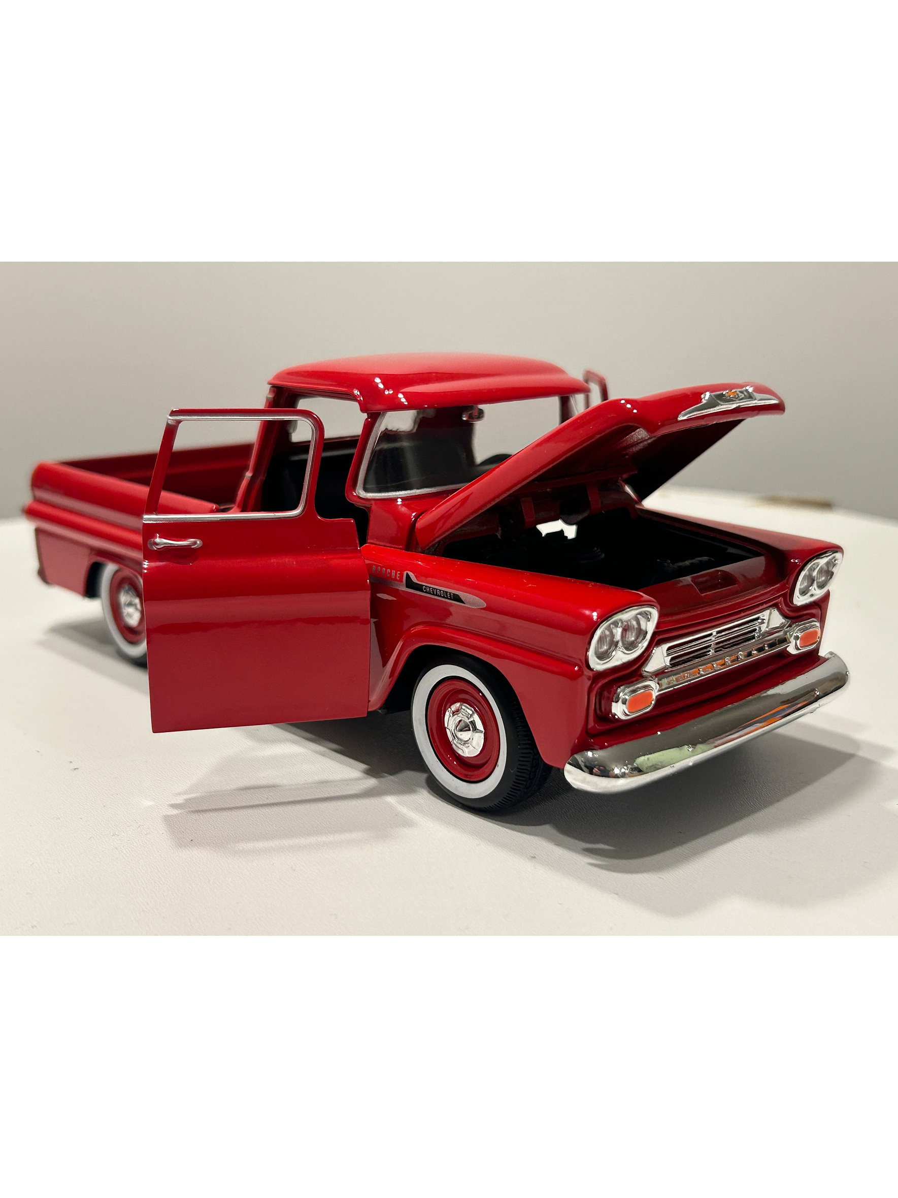 Chevrolet Apache Fleetside 1958 Motormax 1:24 – Pickup clásica americana de colección 2