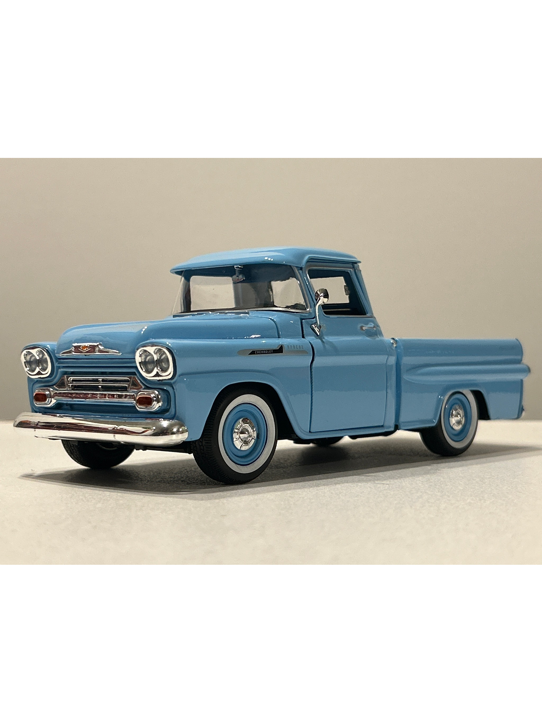 Chevrolet Apache Fleetside 1958 Motormax 1:24 – Pickup clásica americana de colección 4