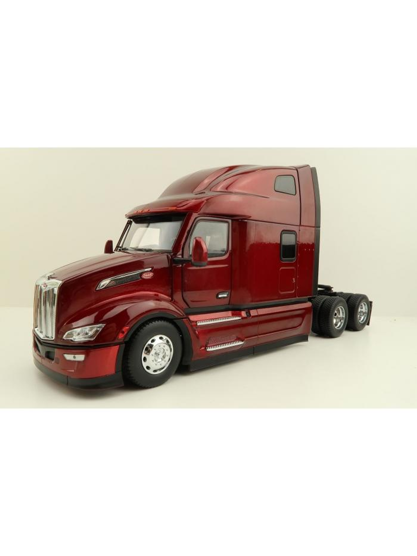 Peterbilt 579 UltraLoft 1:32 Diecast Masters – Camión americano de carretera | Ruta Nostalgia Chile 1