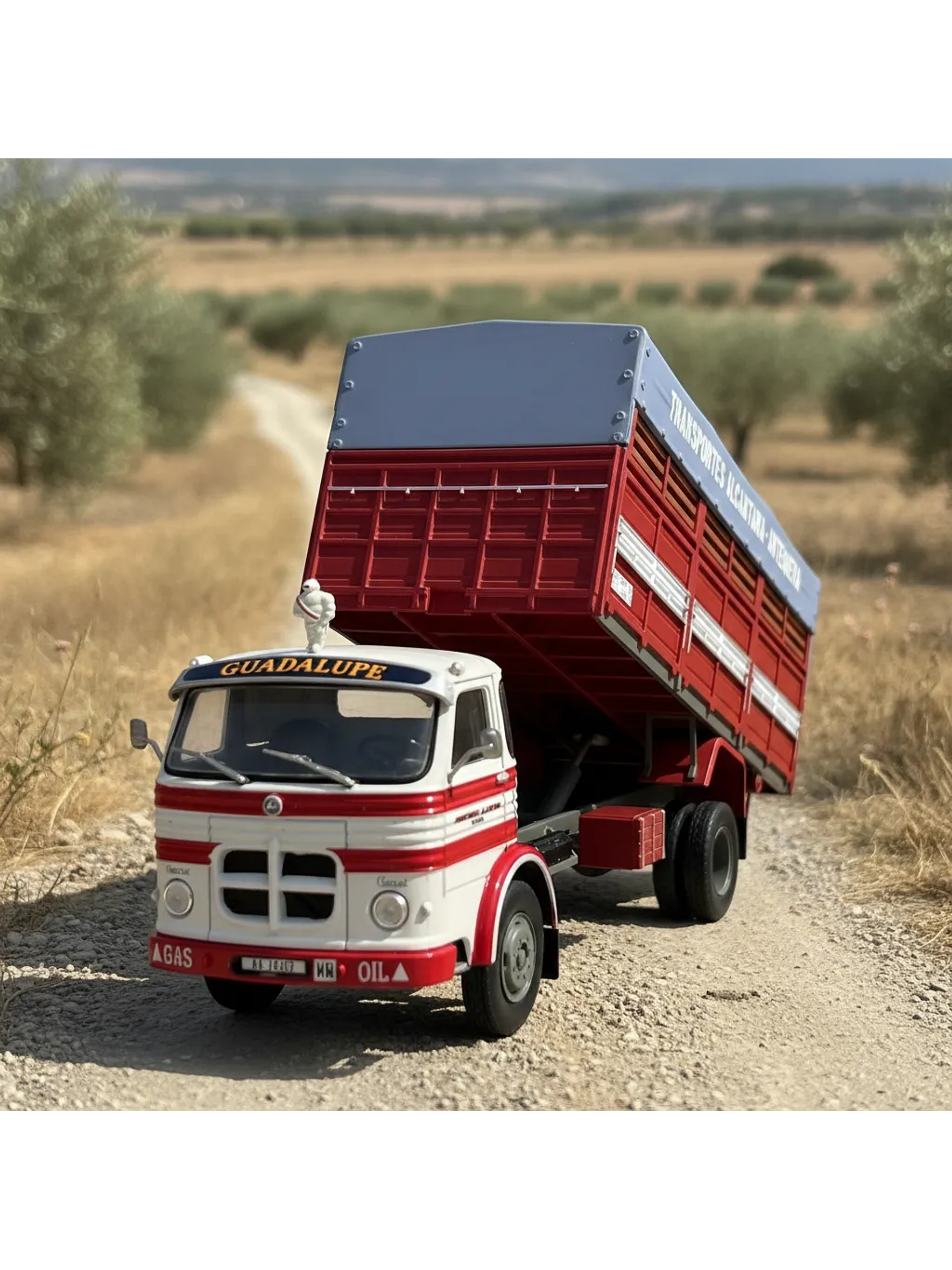 Pegaso 1095 “Transportes Alcántara” 1969 – Escala 1:43 | Die-cast Salvat (IXO) 1