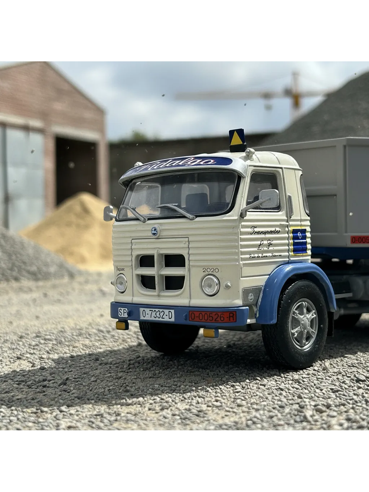 Pegaso 2020 B (1973) “Transportes L. Fidalgo” Tolva | Escala 1:43 Salvat/IXO Die-cast 2