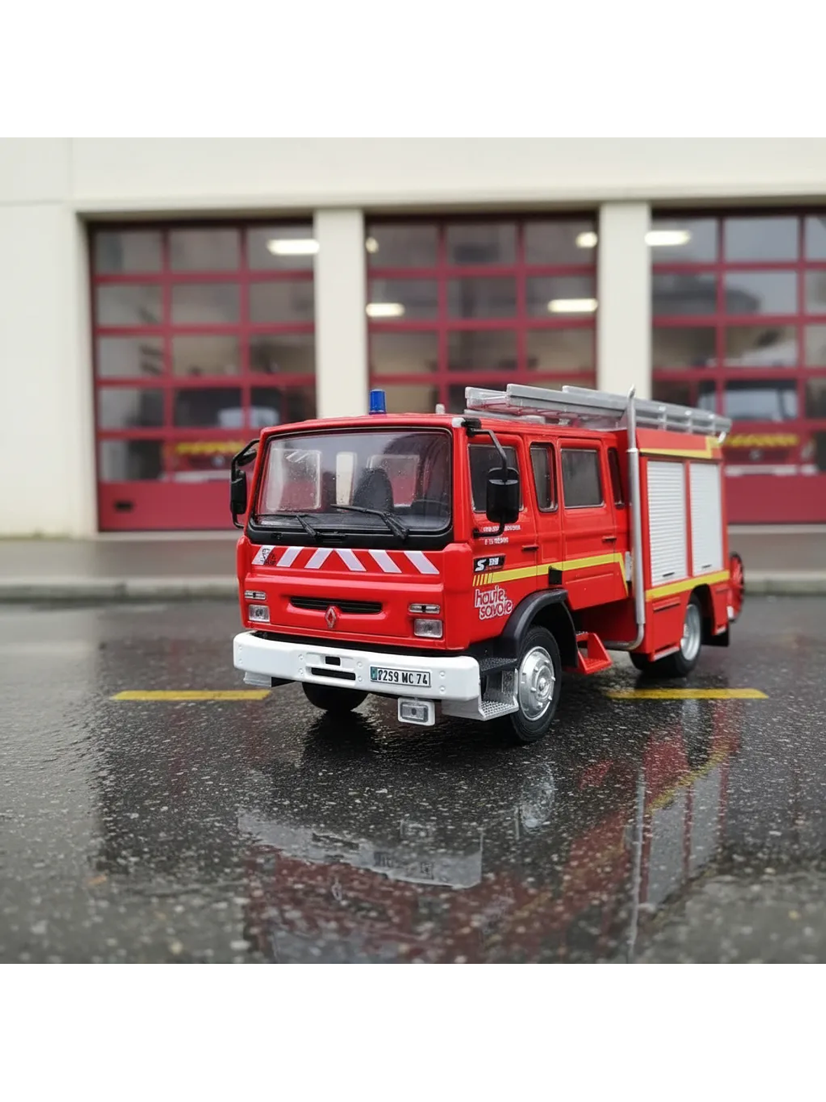 Camión de Bomberos Renault VI Midliner S180 “Haute-Savoie” | Escala 1:43 IXO/Salvat Die-cast 1