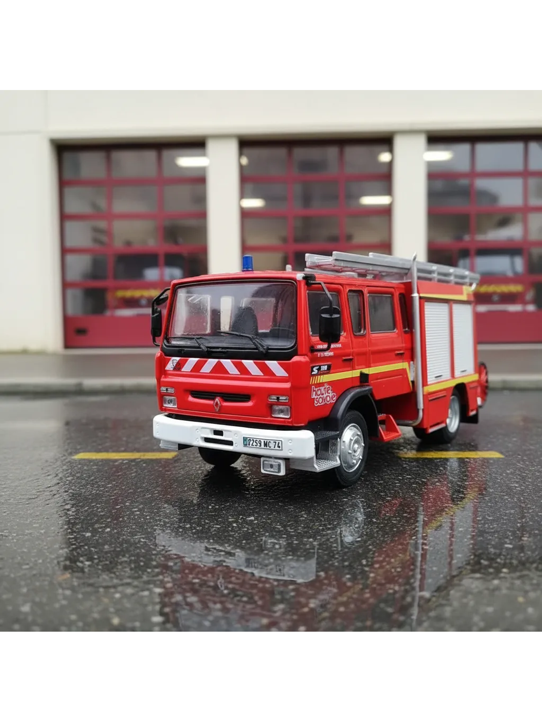 Camión de Bomberos Renault VI Midliner S180 “Haute-Savoie” | Escala 1:43 IXO/Salvat Die-cast 1