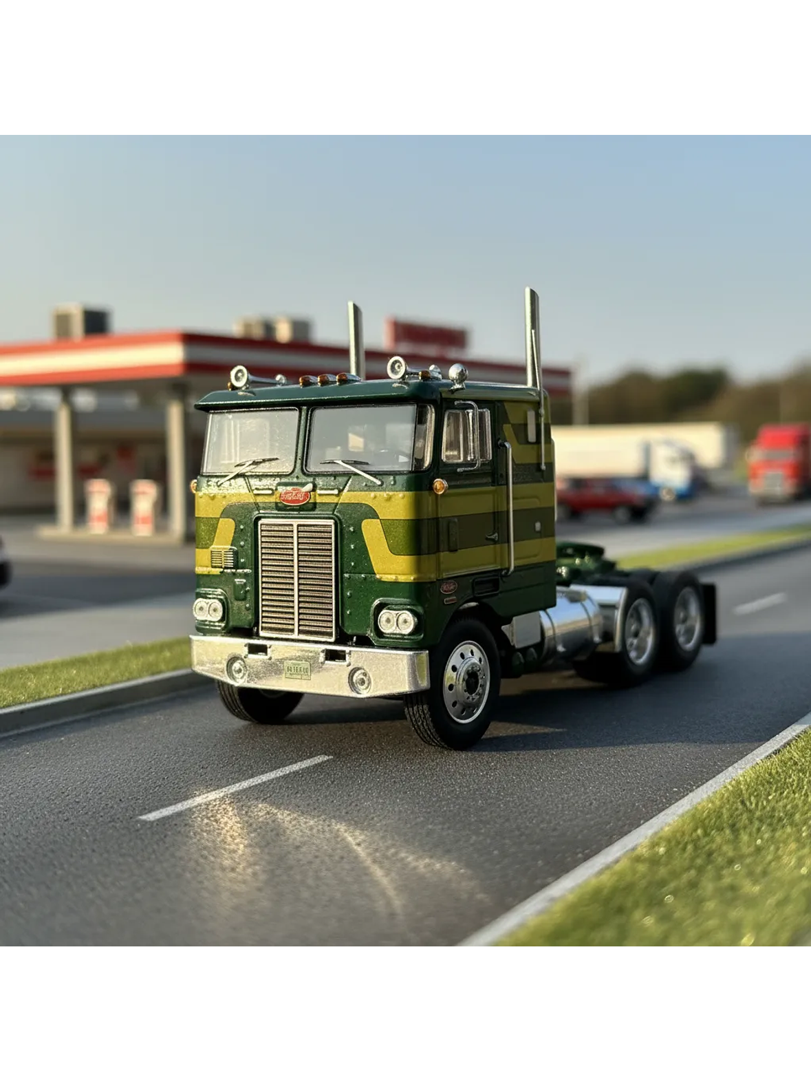 Peterbilt 352 “Pacemaker” 1979 a Escala 1:43 | Ixo Models Camión Americano Clásico Die-cast 1