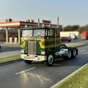 Peterbilt 352 “Pacemaker” 1979 a Escala 1:43 | Ixo Models Camión Americano Clásico Die-cast