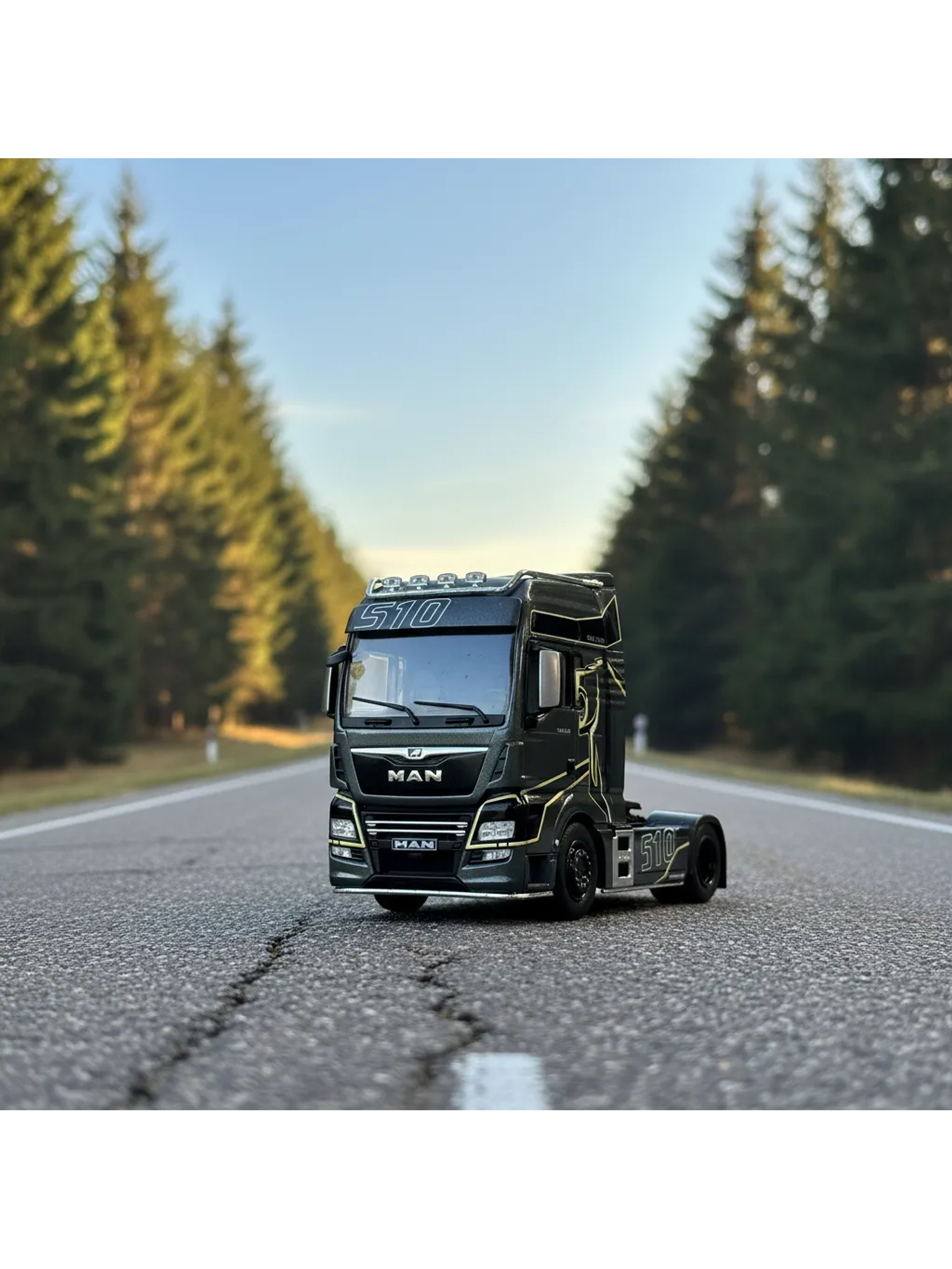 MAN TGX XXL EvoLion 2020 (1:43) – Camión Europeo Premium Ixo Models 1