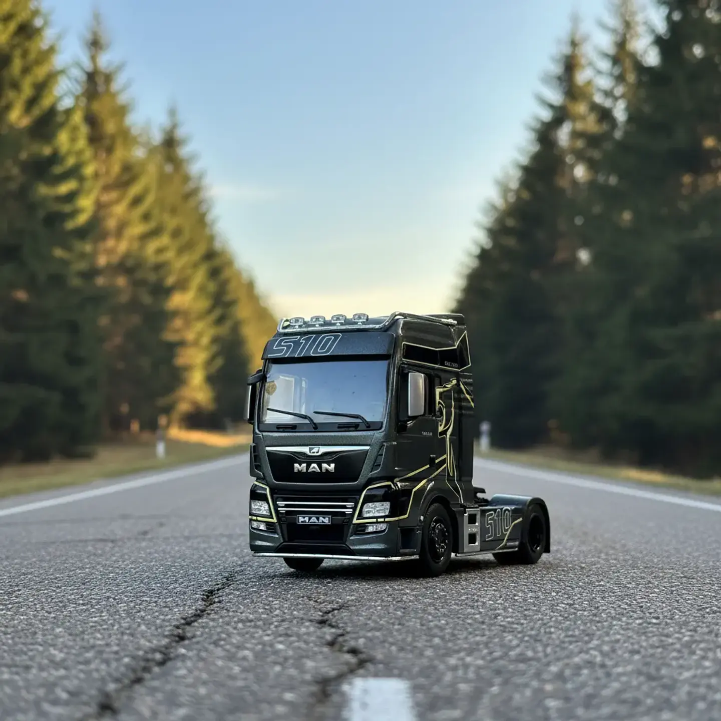 Camión MAN TGX XXL EvoLion (2020) | IXO Escala 1:43 15
