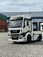MAN TGX XXL EvoLion 2020 (1:43) – Camión Europeo Premium Ixo Models - Miniatura 12