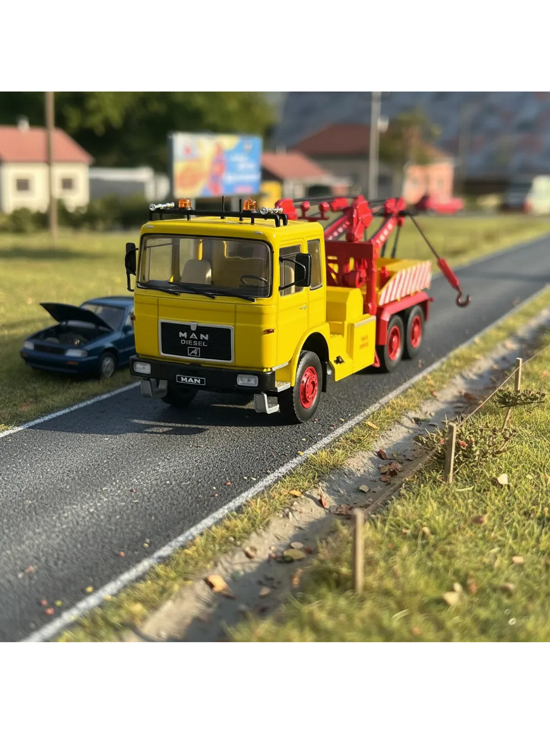 MAN F8 26.281 1970s – IXO Models 1:43 –  clásico europeo versión Grúa de Rescate 1