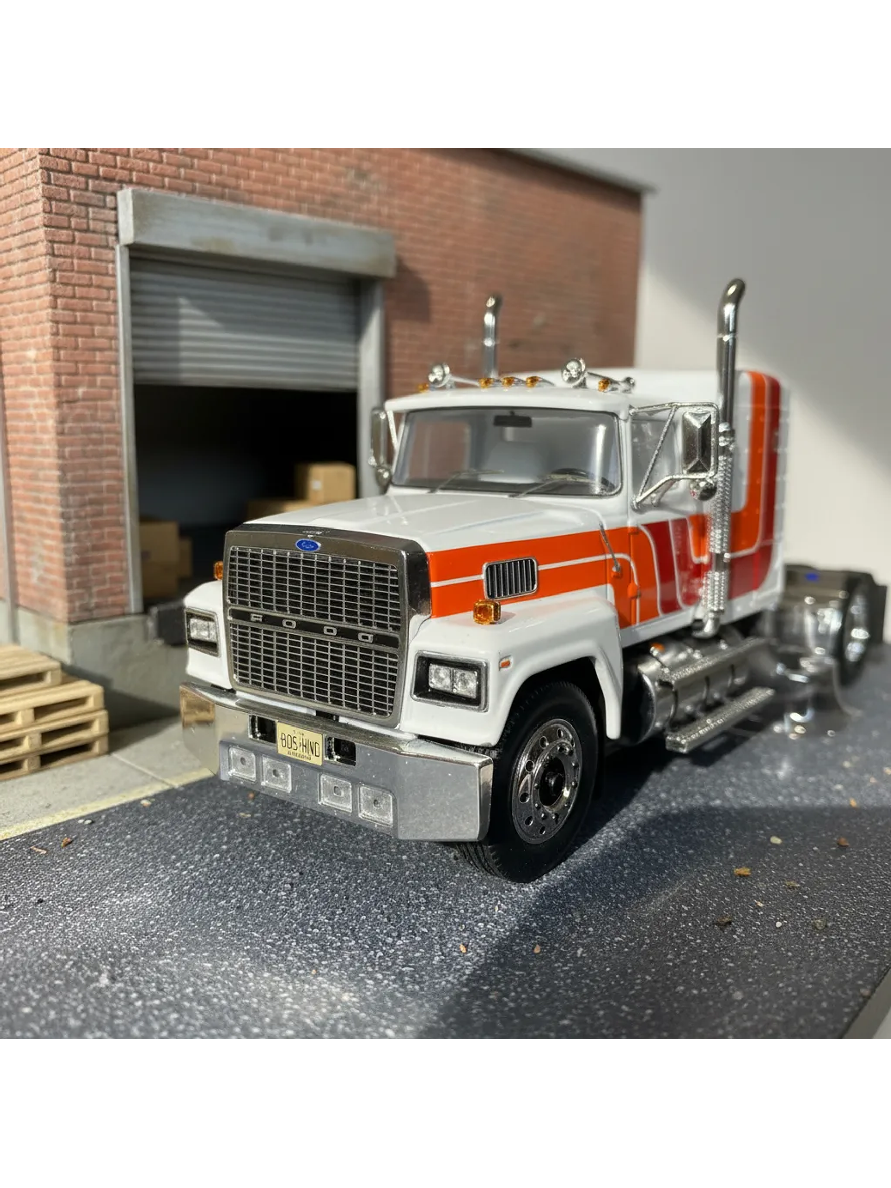 Camión Ford LTL-9000 – Ixo Models 1:43 – Clásico Americano en Chile 12